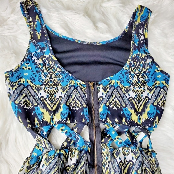 Dress - Picture 3 of 3